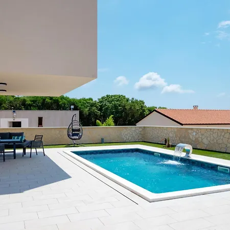 Vila Paula *